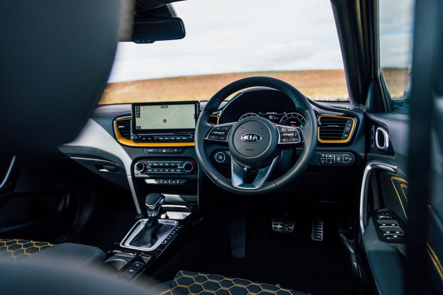 Торпедо Kia XCeed First Edition 2019 года  (UK) (фото 73 из 103)